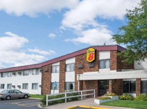 Super 8 By Wyndham Brooklyn Center/Mpls