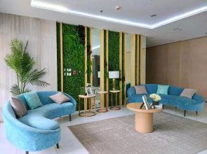 Lovely 2- BR Condo (Fully Air-conditioned w/ Wifi)