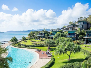 Yacht Club Villa 33-Serenity-Ocean Views with Golf Buggy