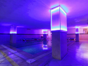 Sun City Apartments & Hotel