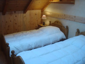 LA Poya : 3 Pièces Duplex 4 Personnes / 3 Rooms Duplex 4 People