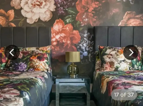 Ivy House, 6-beds, Sleeps 19 With Hot Tub