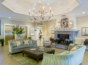 Salem Waterfront Hotel & Suites