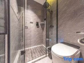 Meitu Express Hotel (Zhongtianjian Plaza West Railway Station Branch)