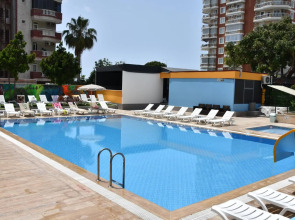 Vi̇va Beach Hotel
