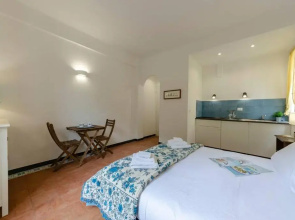 ALTIDO Lovely Apt for 2, with Terrace in Vernazza