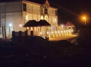 Kamara Lakeview Hotel