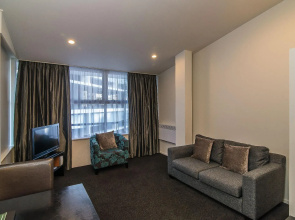 Gilmer Apartment Hotel