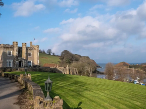 Watermouth Castle, Penn-curzon Apartment