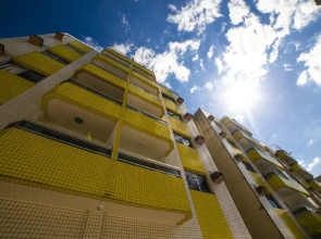 Apto 22E ar condicionado e ventilador, 2 quartos, churrasqueira, elevador e piscina