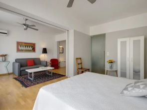 Loft apt w/ Acropolis View