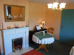 Coolbawn Lodge Farmhouse