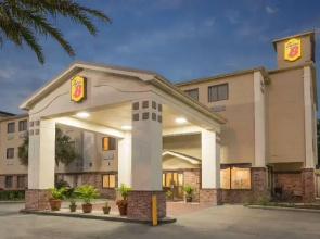 Super 8 by Wyndham Duson Lafayette West Area