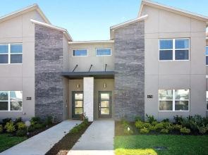 Champions Gate 870 - 4 Bedroom Townhome w Private Splash Pool
