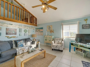 Little Gasparilla Island Paradise: Walk to Beach!