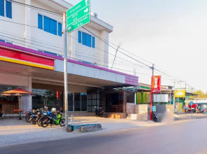 OYO 1977 Harvest Residence