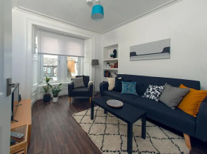1 Bedroom Flat near Ocean in Center of Largs