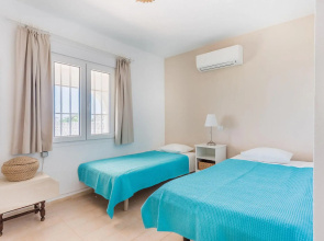 1100 - Beach Front Villa