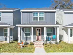 Stylish, Brand NEW 3 Bed Cottage, Beach Front, DOG Friendly!