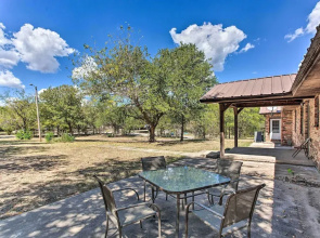 Lovely 'anna Fink House' w/ Patio & Fire Pit