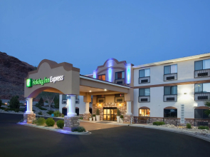Holiday Inn Express & Suites Moab by IHG