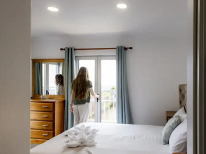 Sunset Pool House T2