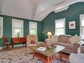 3 Mi to Beach & Town: Martha's Vineyard Home