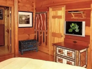 Enchanted - 1 Bedrooms, 1 Baths, Sleeps 2 Cabin by RedAwning