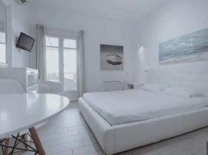 Maroulinas View Studios & Apartments