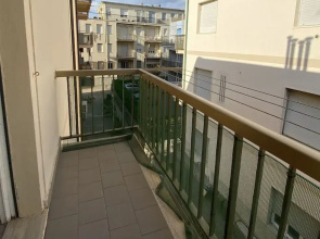 Apartment in a Building Facing the Sea-rif Florida