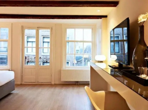 Ams Suites