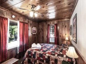 Apache Village Cabinette 11, Queen Bed, Midtown, Sleeps 2