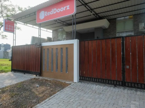 RedDoorz Near Kawasan Bandara Ahmad Yani Semarang 2