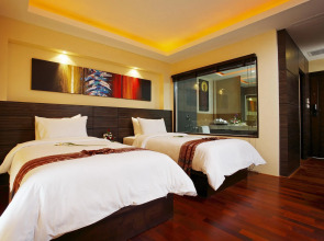 R-Mar Resort and Spa