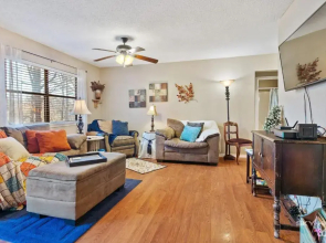 Wooded, Quiet Cottage, Very close to the Back 40