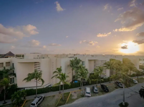 Condo Elements 108 - Luxury Garden House Condo with Infinity Pool and Private Beach Club - At The Elements Condos