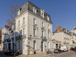 Hôtel Corneille - Entrée autonome, réception en ligne -Encore Mieux
