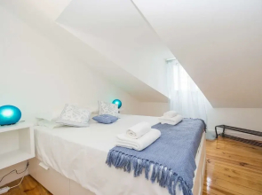 Comfortable and Trendy Lisbon Apartment