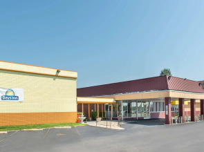 Days Inn by Wyndham Salem, Illinois