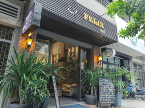 Feliz Hostel Cafe & Bar