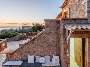 Mani Summer Escape - Spacious Home Fully Equipped