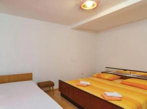 Stunning Home in Pucisca With 1 Bedrooms, Wifi and Outdoor Swimming Pool