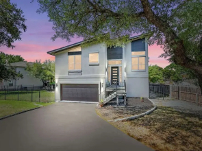 Upscale 5BR Home on Lake Travis/hottub/lake Views