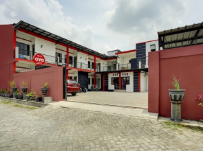 Super OYO 3702 Homestay Bougenville Syariah