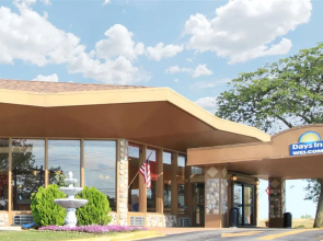 Days Inn by Wyndham Toledo