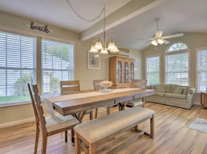 3 Mi to Bethany Beach: Gem w/ Deck & Pool Access