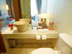 Отель Bandara Beach Resort, Phuket