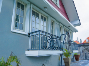 Front One Boutique B21 Malang