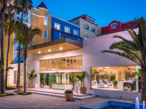 Mediterraneo Bay Hotel & Resort