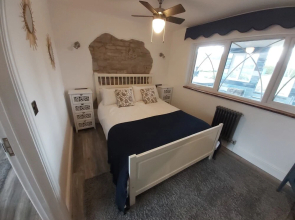 Bluebell House 5 Star Luxury 4 Bdrms and hot tub